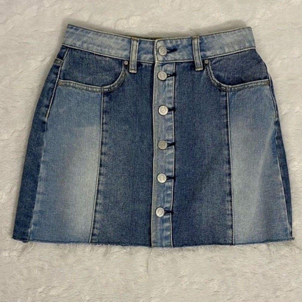 PacSun Raw Hem Mini Jean Skirt Women's Size 26 2-Toned Blue Denim Button Front